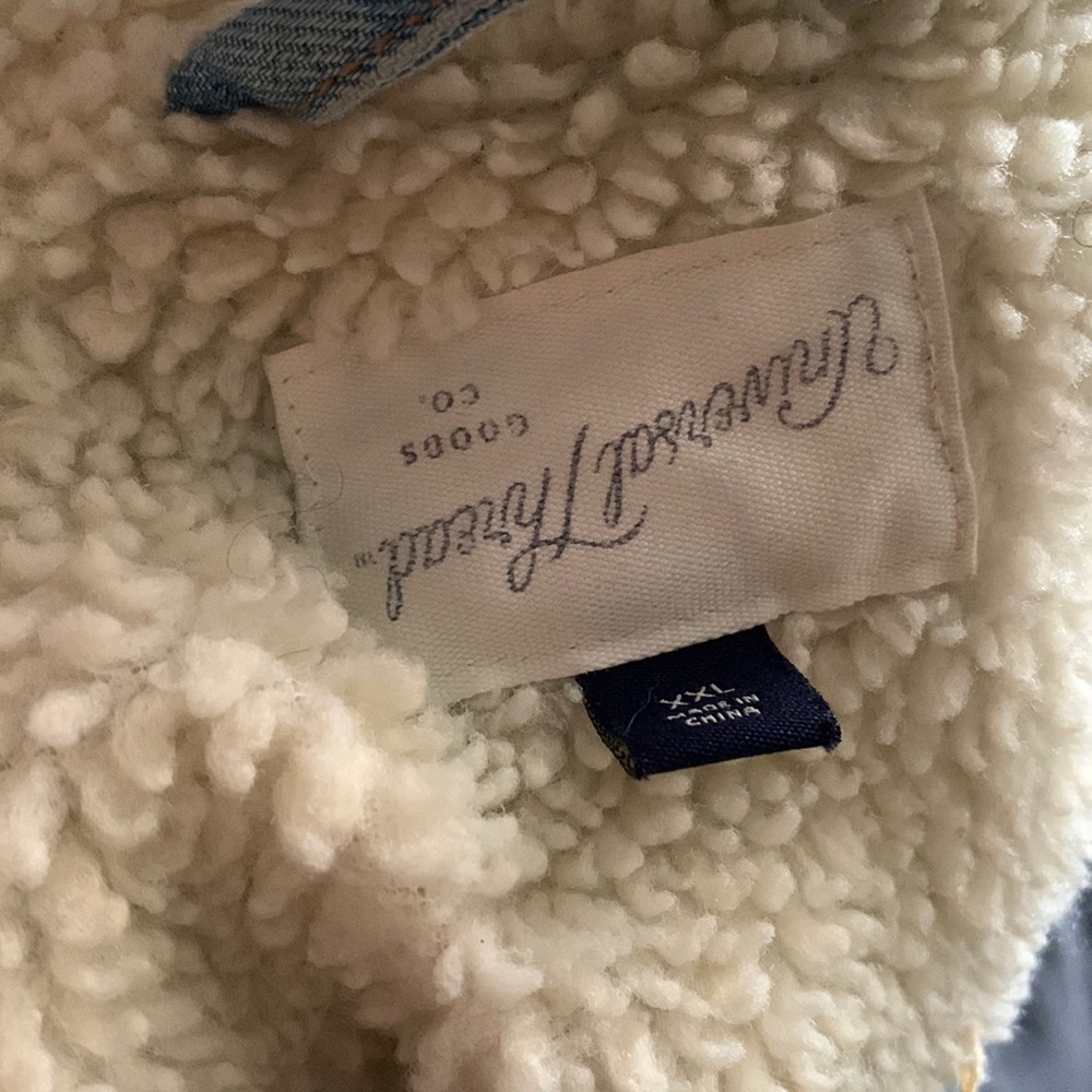 Jean Jacket w/ fuzzy inside THRIFTED!